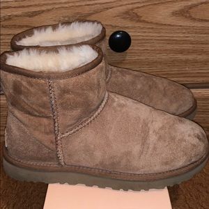 Tan mini Uggs